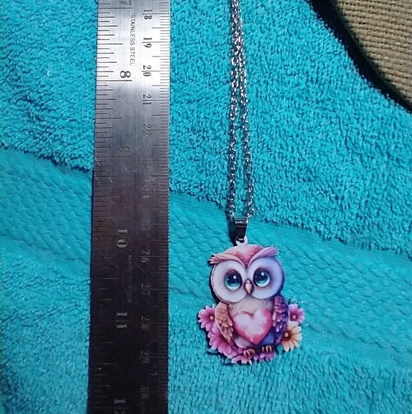 Cute Owl Pendant with Heart and flowers floral Design - Picture 2 of 3